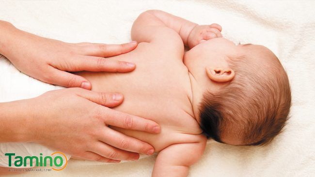 Dành thời gian để massage cho bé mỗi ngày Dành thời gian để massage cho bé mỗi ngày