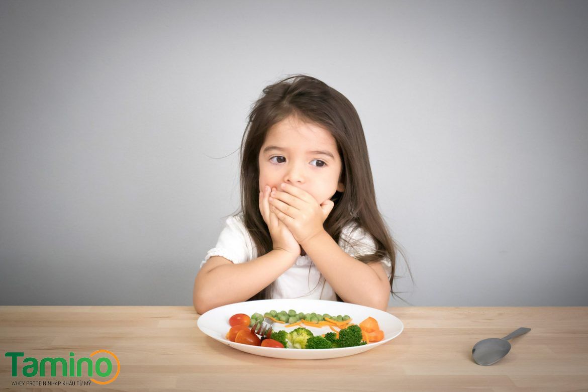 Trẻ biếng ăn suy dinh dưỡng phải làm sao?